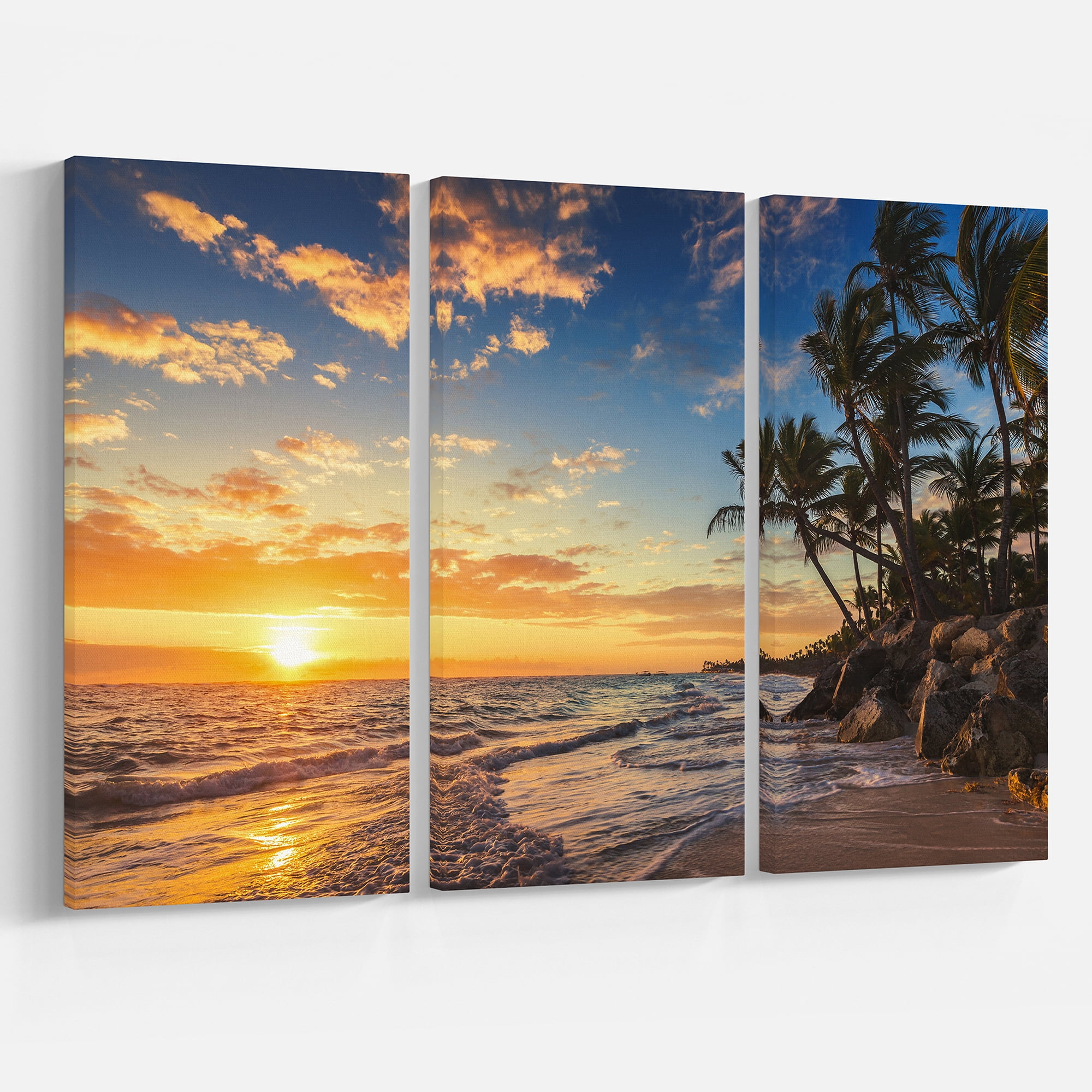 Designart 'Paradise Tropical Island Beach with Palms ' Extra Large Seascape Art Canvas