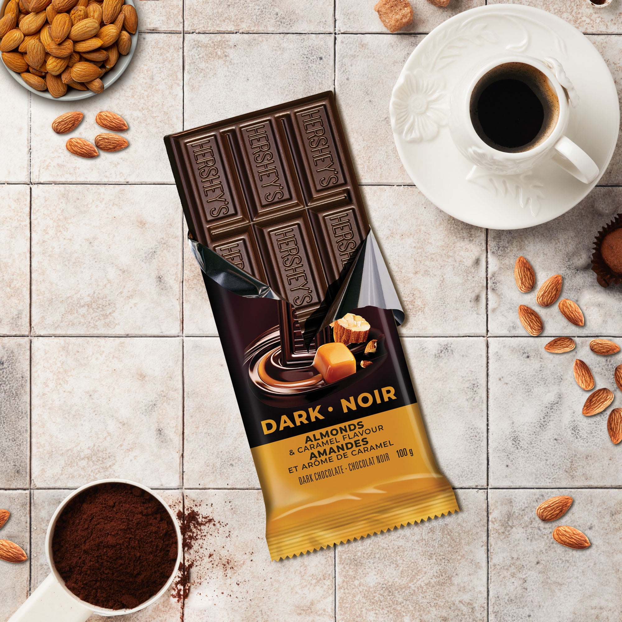 HERSHEY'S Signature Dark Almonds & Caramel Bar 100g