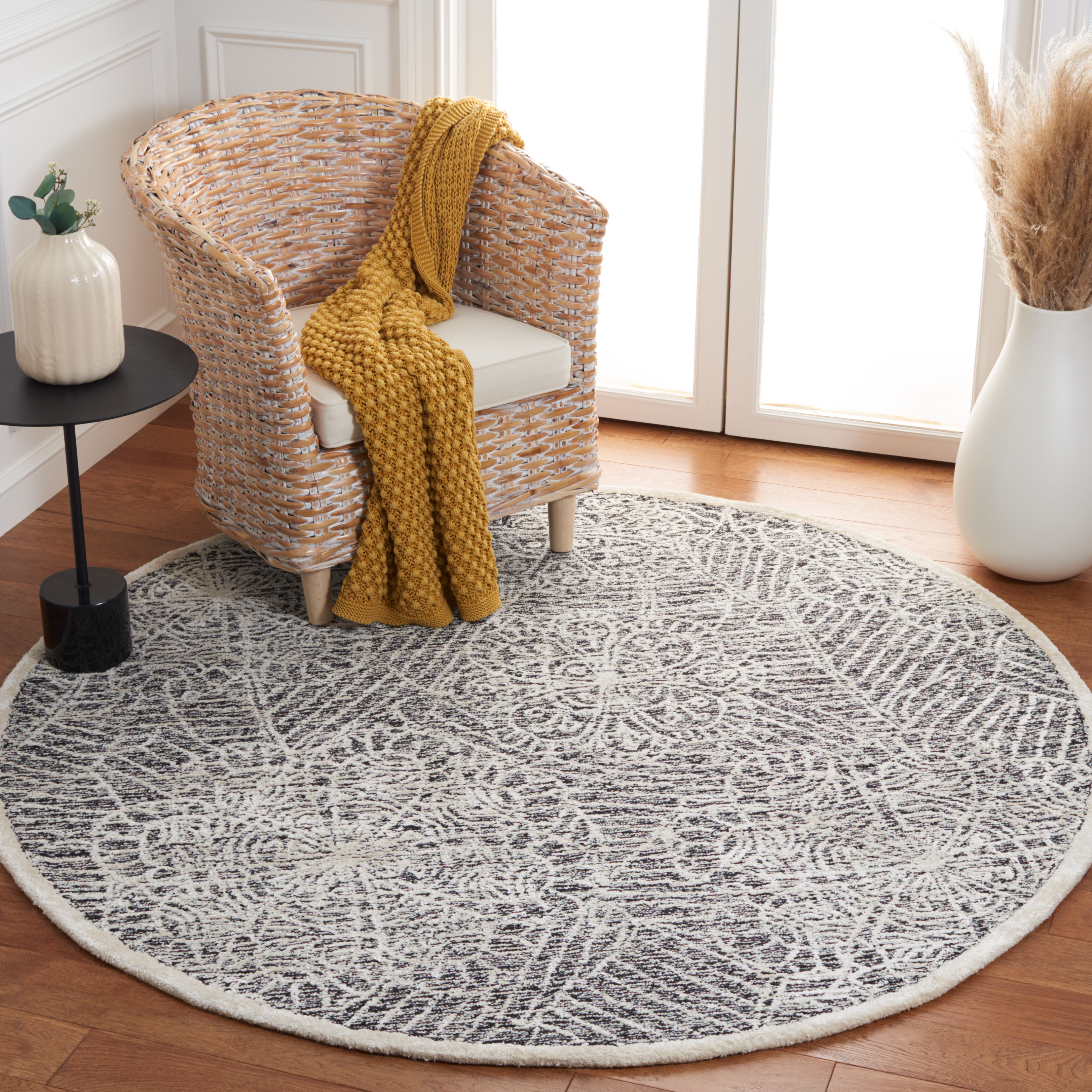 SAFAVIEH Precious Dylan Abstract Area Rug, Black/Ivory, 6' x 6' Round