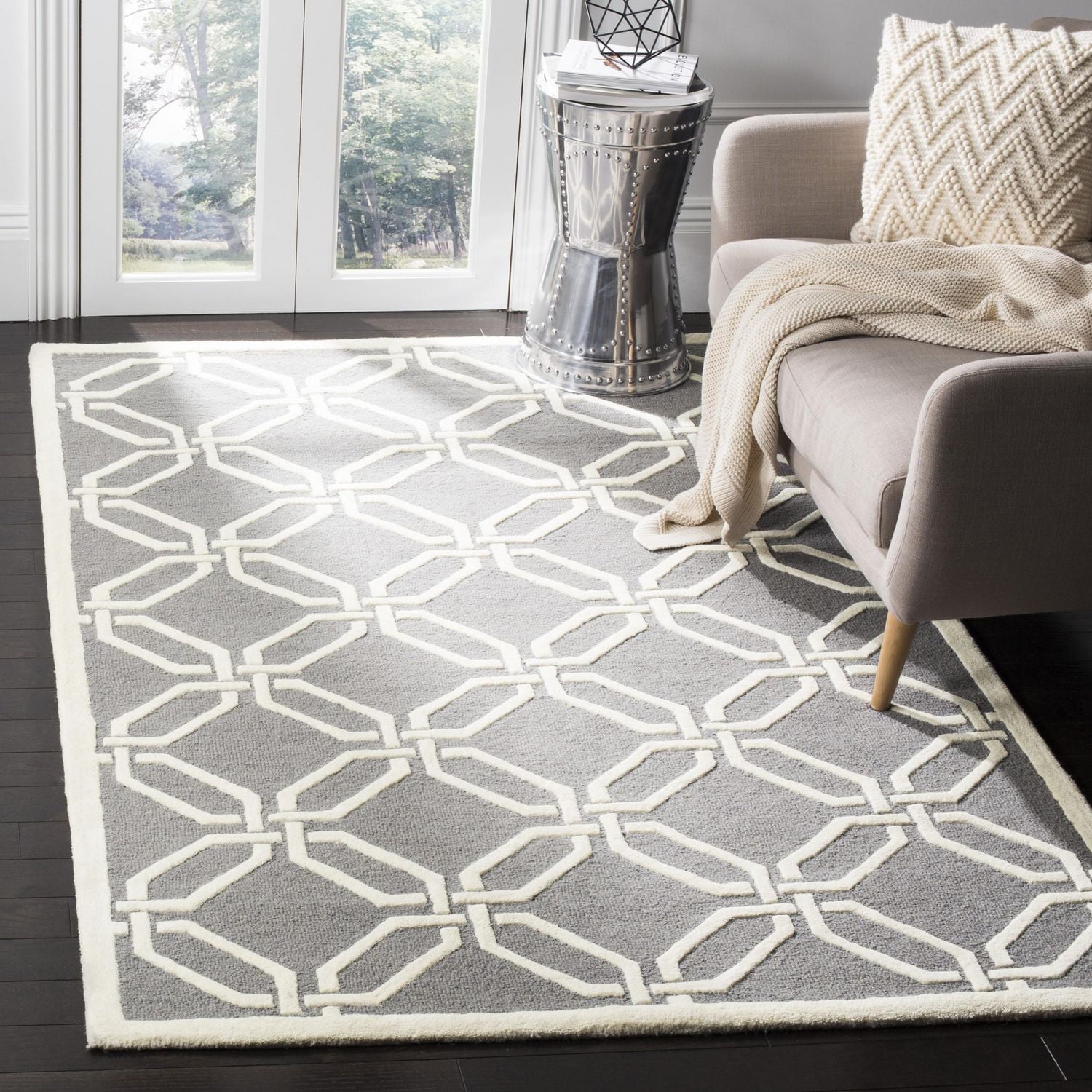 Safavieh Cambridge Kierra Geometric Area Rug