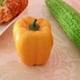 thumbnail image 3 of Verduras artificiales de plástico realistas, alimento decorativo, pimiento amarillo, 3 of 9