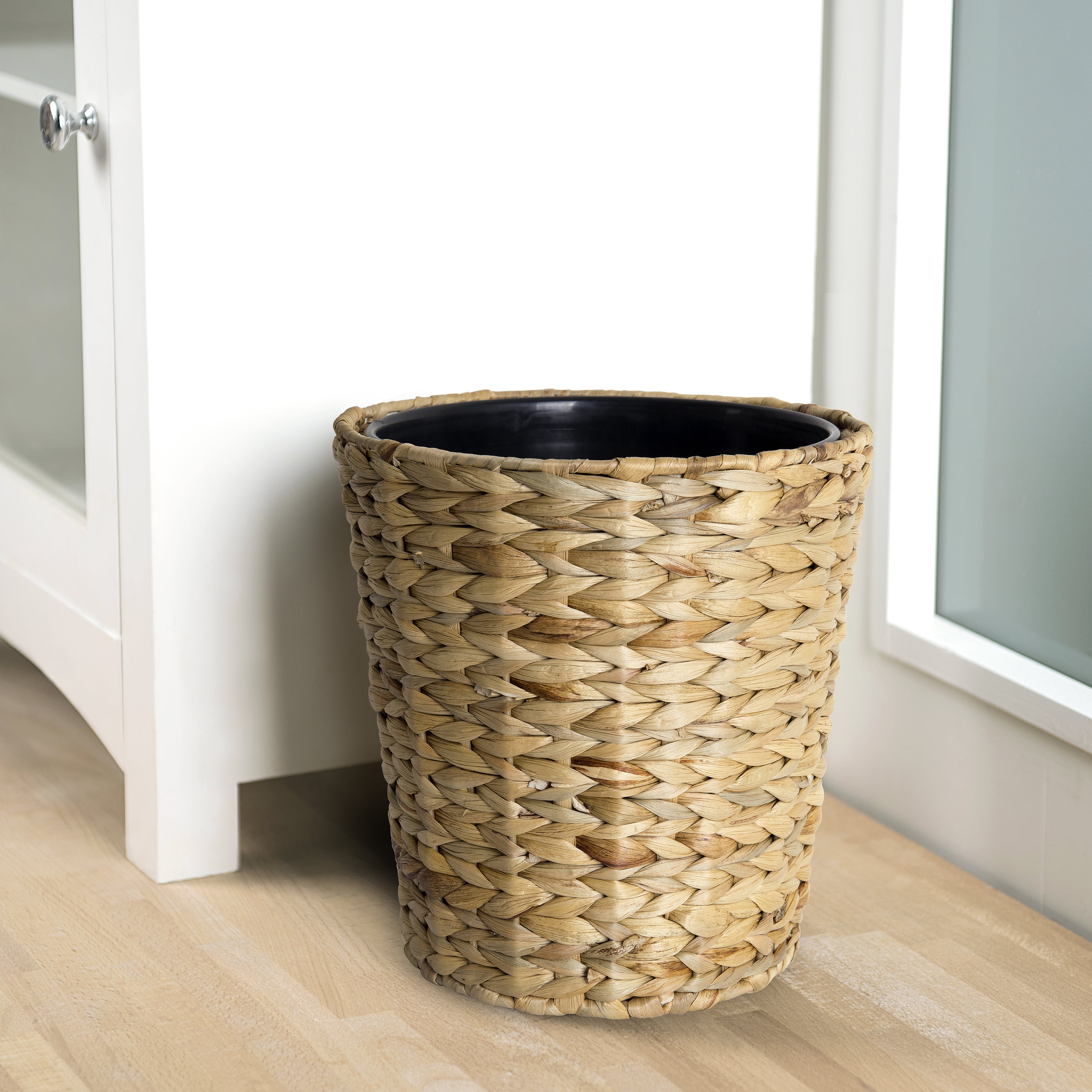 Better Homes & Gardens Natural Finish Water Hyacinth Trash Can with Removable Liner, 1.8 Gallon