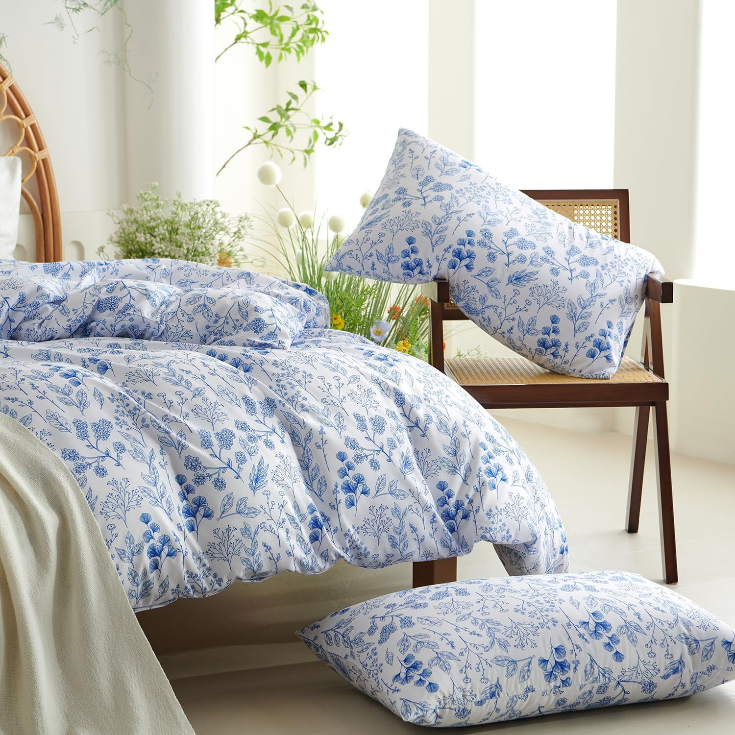 NAYOROOM Duvet Cover Queen Size,3 Pieces Botanical Floral Leaf Soft Comforter Cover Set for Adults,Blue White