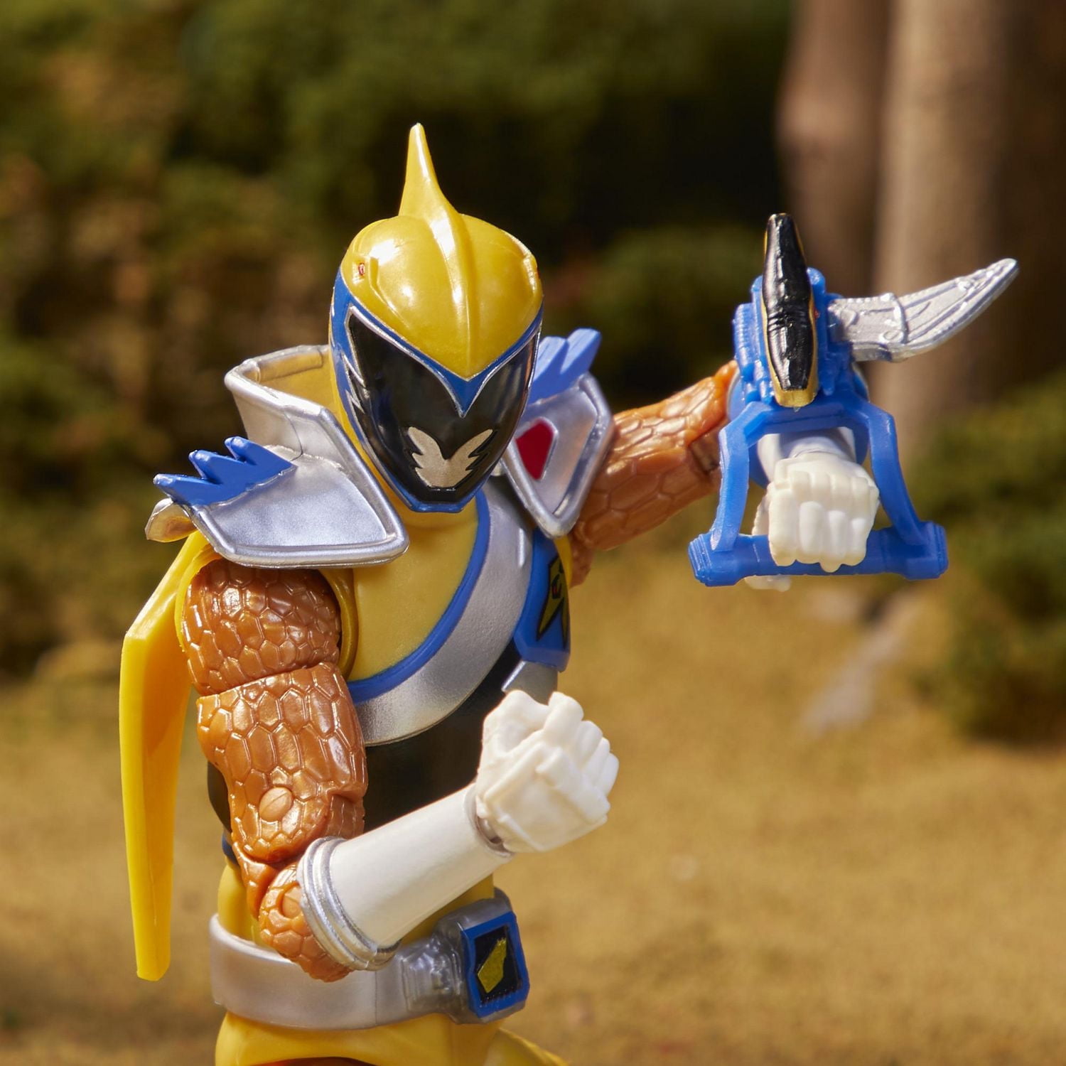 Power Rangers 6-Inch Lightning Collection Collectible Gold Ranger Action Figure