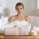 thumbnail image 1 of Toalla facial y de manos suave y absorbente para el baño de casa, viajes y uso diario: secado rápido, no suelta pelusa, toalla delicada para uso diario., 1 of 6