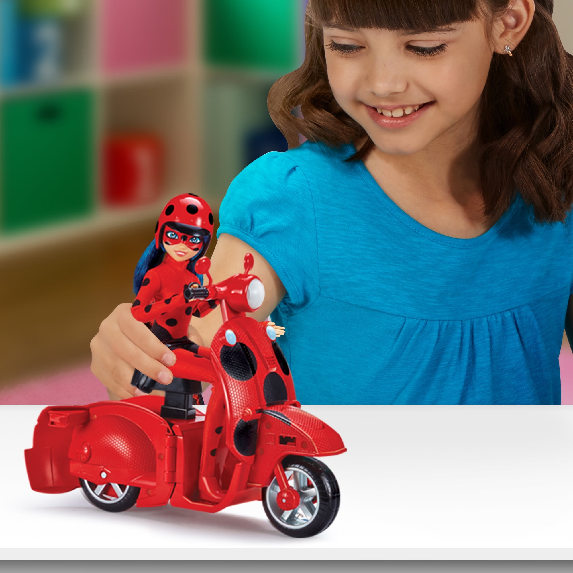 Miraculous Zoomin' Ladybug in Scooter with Tikki Bandai 