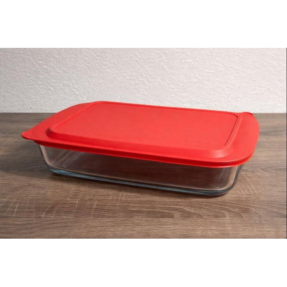 Marinex Glass Rectangular Casserole Dish, Durable, Heat-Resistant, Secure Lid 15x9x2