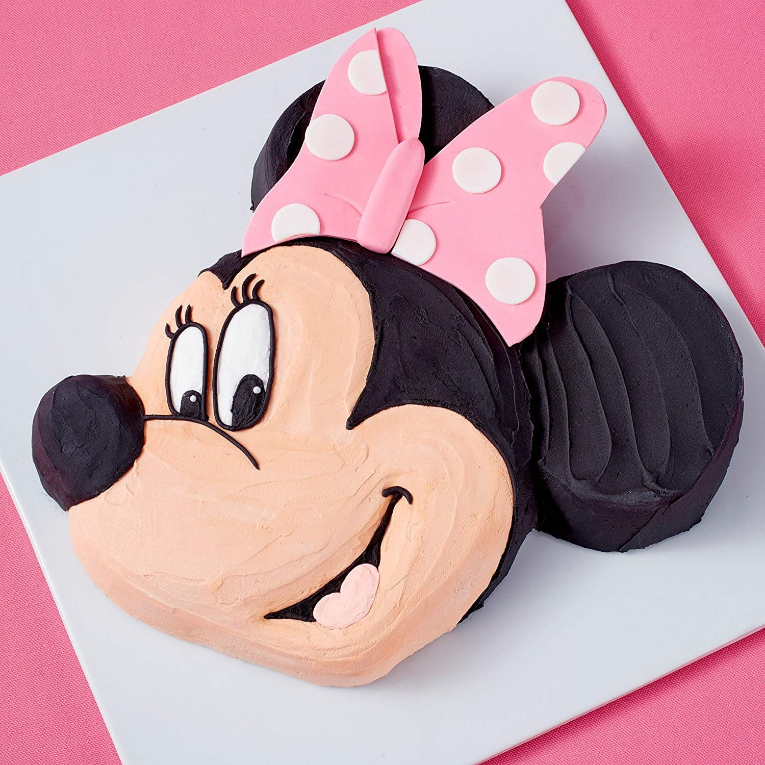 Minnie Mouse Cake - Wilton