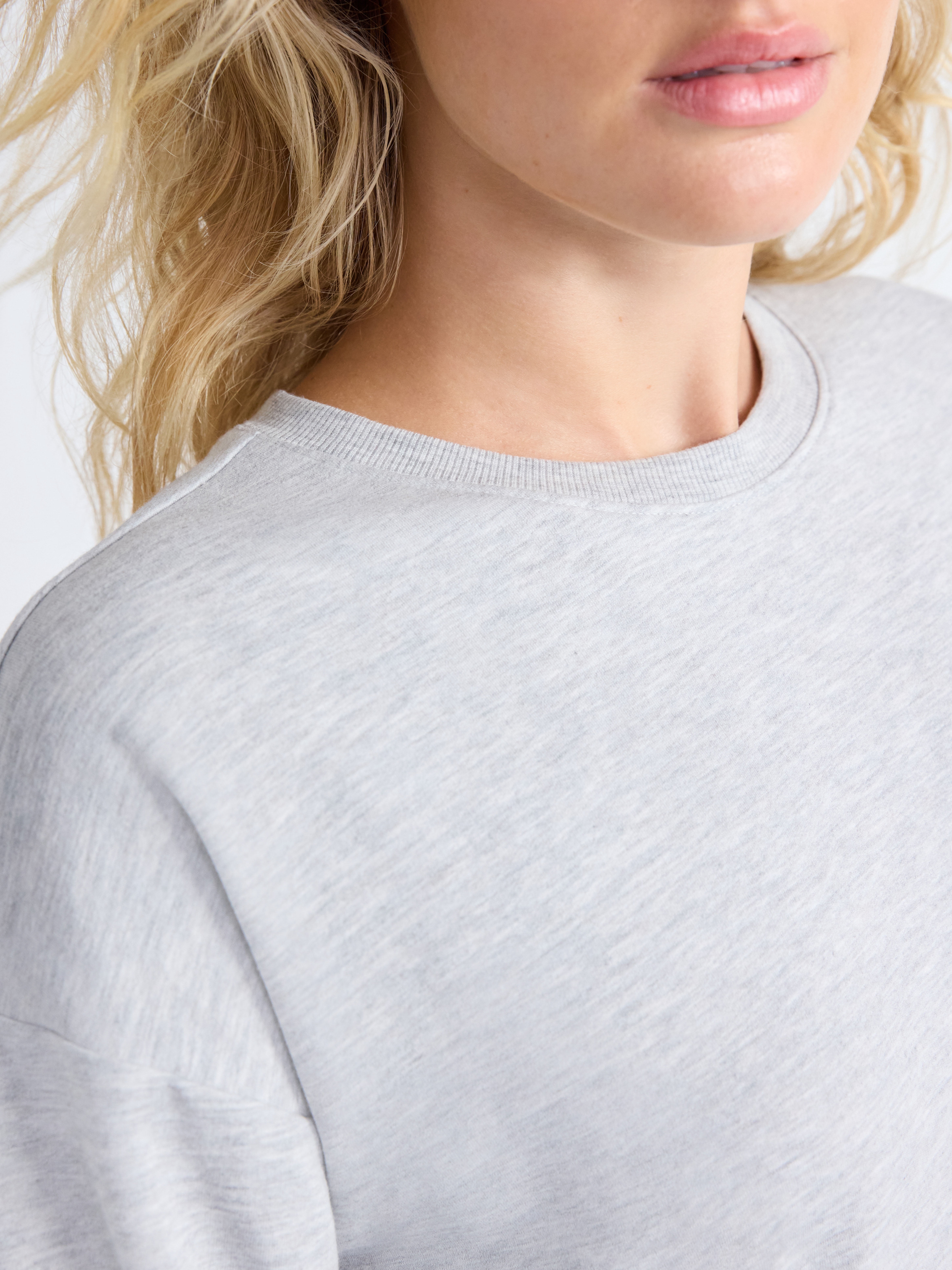 Joyspun Women's Fleece Drop Shoulder Sleep Top with Long Sleeves, Sizes XS-3X