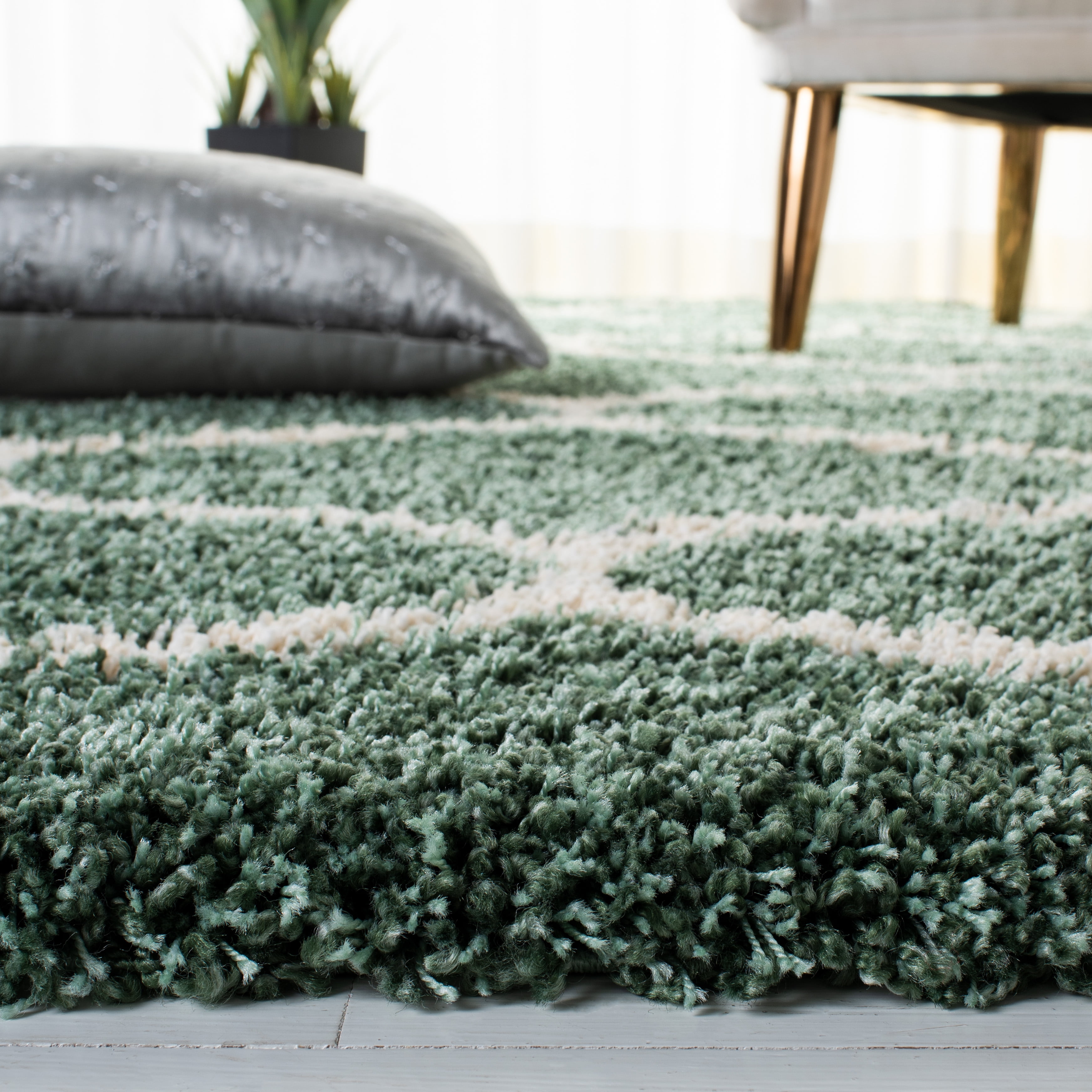 Safavieh Hudson Arline Geometric Shag Area Rug, Light Green/Ivory, 4' x 4' Square