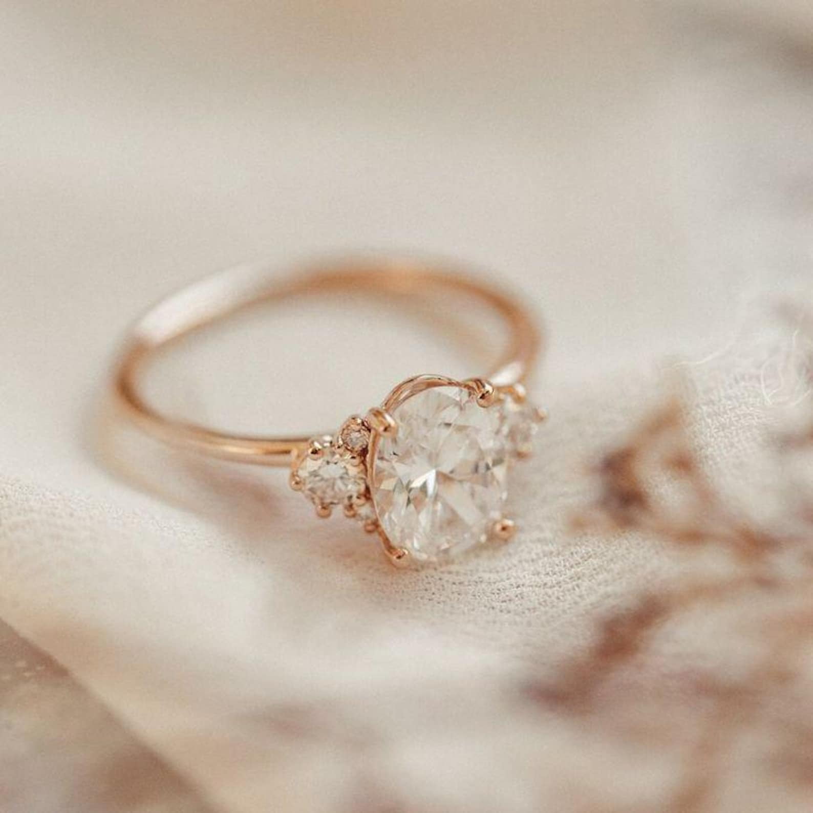 Vintage Oval Moissanite Engagement Ring, Unique Rose Gold Moissanite Wedding Ring, Cluster Dainty Promise Ring for Women, Anniversary Gift
