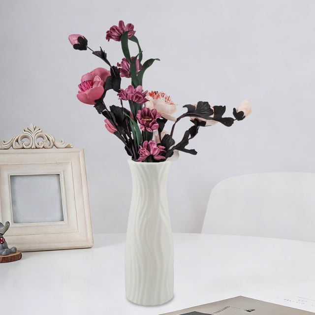 Fiudx Plastic Vase for Dry or Fresh Flowers, Imitation Rattan Woven Decorative Container, Geometric Design, 7.95 Inches, 1 Piece
