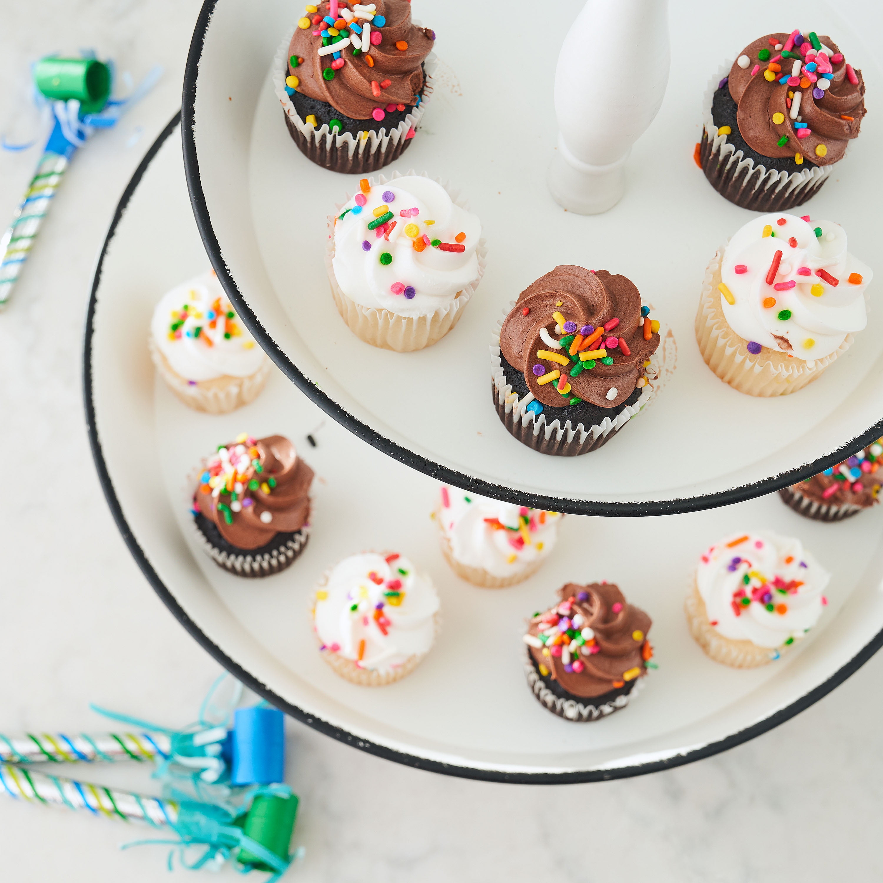 Vanilla & Chocolate Cupcake Decorating Kit