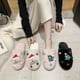 thumbnail image 5 of Pantuflas navideñas de felpa a juego con punta cerrada y planas para otoño e invierno, zapatos de mujer para usar en casa y al aire libre, 5 of 6
