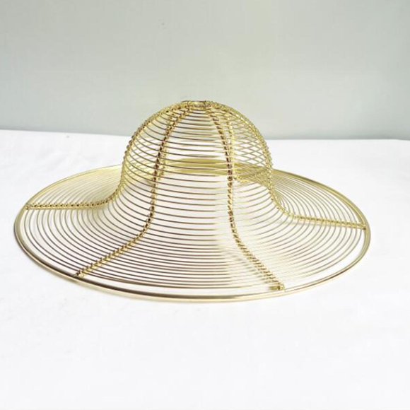 Estante para sombreros Perfecl Soporte de almacenamiento moderno y duradero color oro Tamaño grande