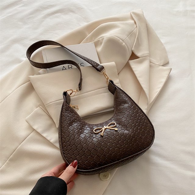 Bolso de hombro con lazo estilo occidental, sencillo y de moda, con diseño de corazón de niña dulce, 2025, de gran valor