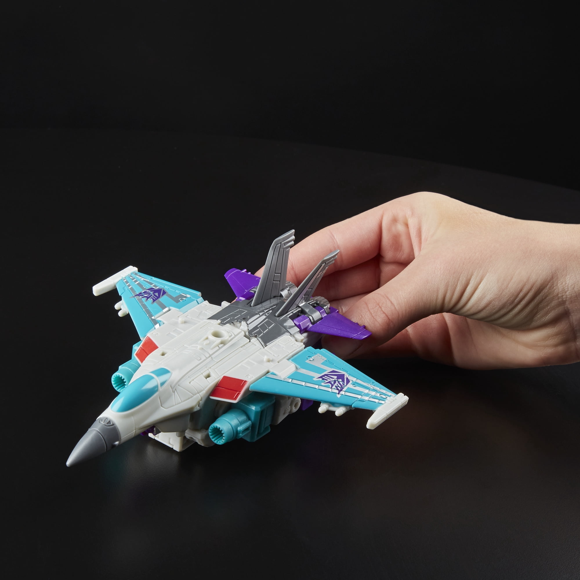 Transformers: Generations Power of the Primes Deluxe Class Dreadwind