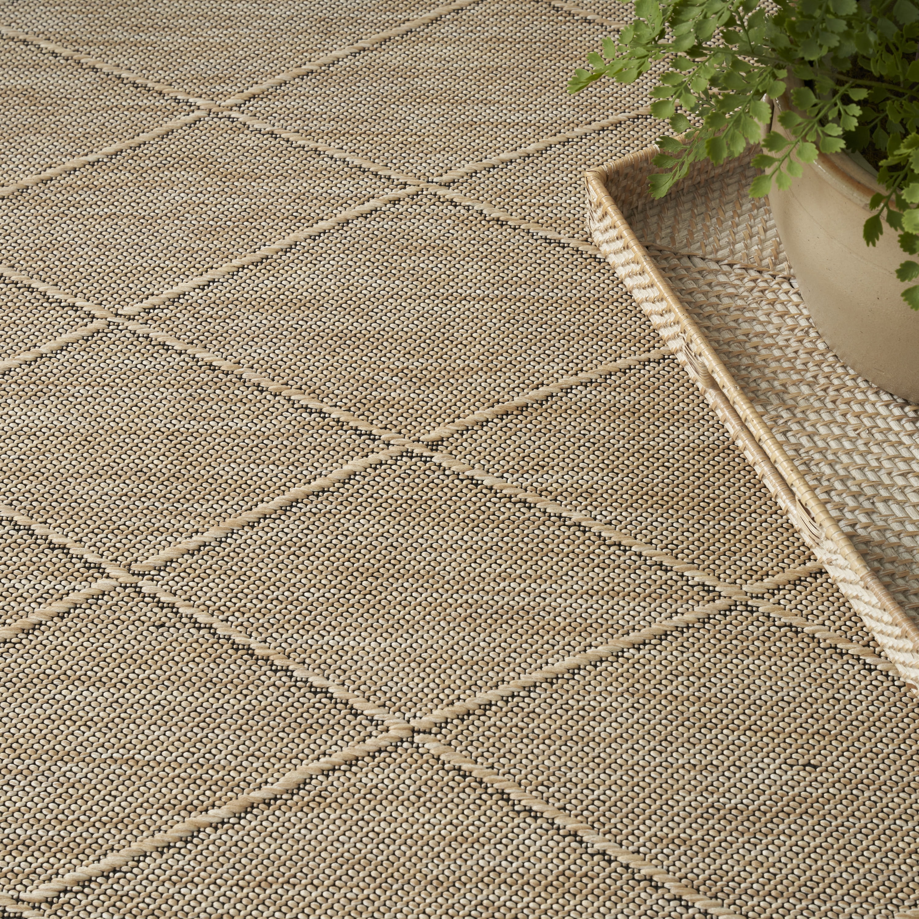 Nourison Washable Solutions Indoor/Outdoor Natural 4' x 6' Area Rug (4x6)