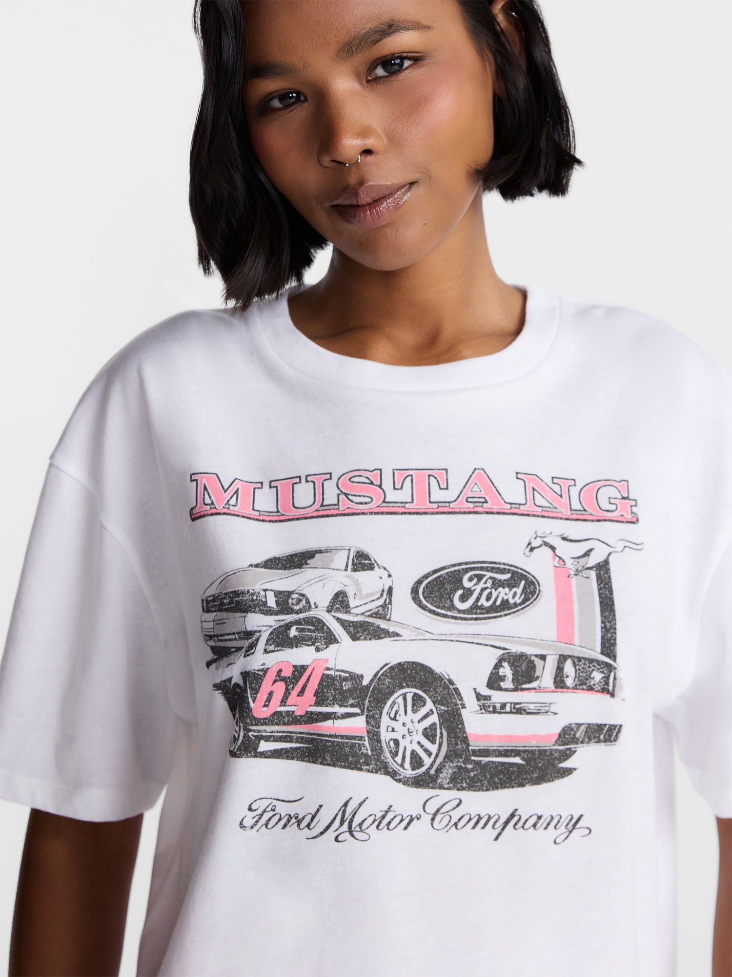 No Boundaries Ford Mustang Graphic Boyfriend Tee, Women's XXS-XXL