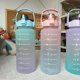 thumbnail image 5 of Bicicleta Botella de agua de 2000 ml con marcador de tiempo para taza de bebida deportiva al aire libre (azul), 5 of 7