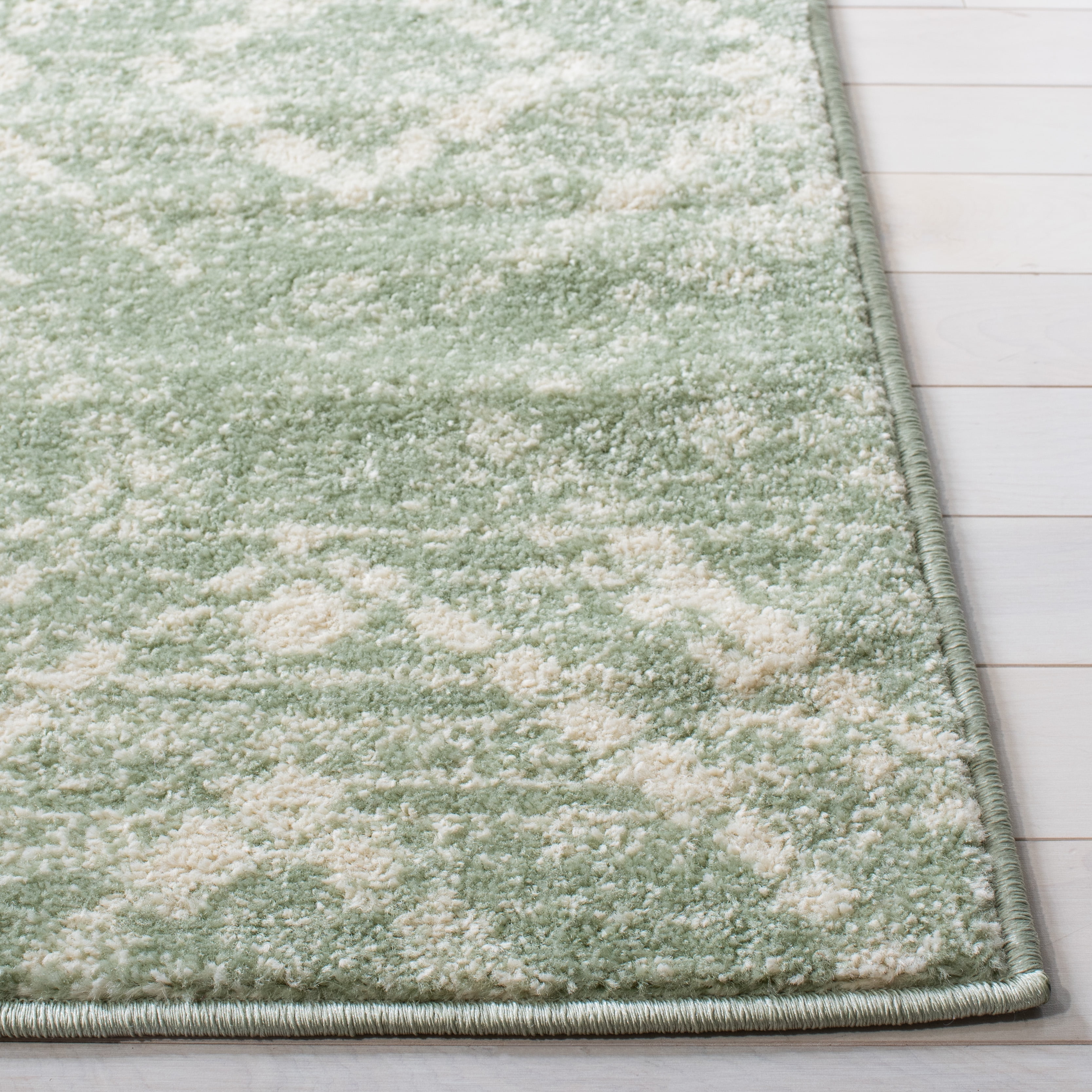 Safavieh Adirondack Lecia Geometric Area Rug, Green/Ivory, 5'1" x 7'6"