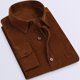 thumbnail image 2 of Camisa de manga larga para hombre Camisa con botones y cuello vuelto de color puro a la moda con bolsillo para citas, 2 of 5