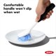 thumbnail image 2 of Cepillo para Platos OXO Good Grips Blanco/Negro (Paquete de 2), 2 of 8