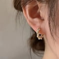 thumbnail image 4 of 2022 coreano nuevo temperamento Simple círculo pendientes de perlas de moda pequeños pendientes versátiles joyería de las mujeres, 4 of 4