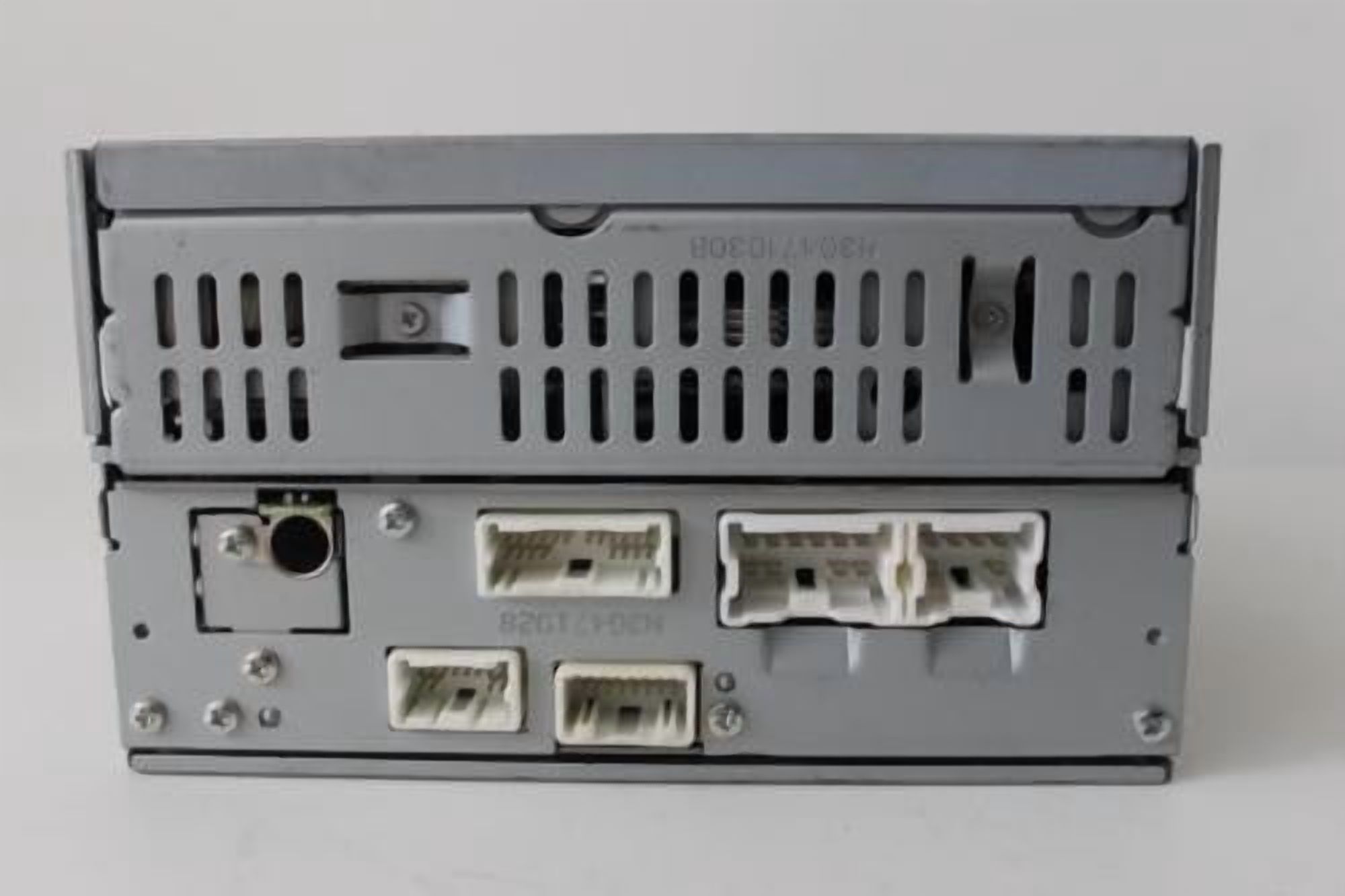 2008-2012  NISSAN ARMADA  RADIO RECEIVER 6 DISC CHANGER CD PLAYER