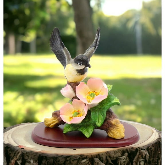 Ceramic Chickadee Bird Figurine 4.5in Vintage  Birdwatcher