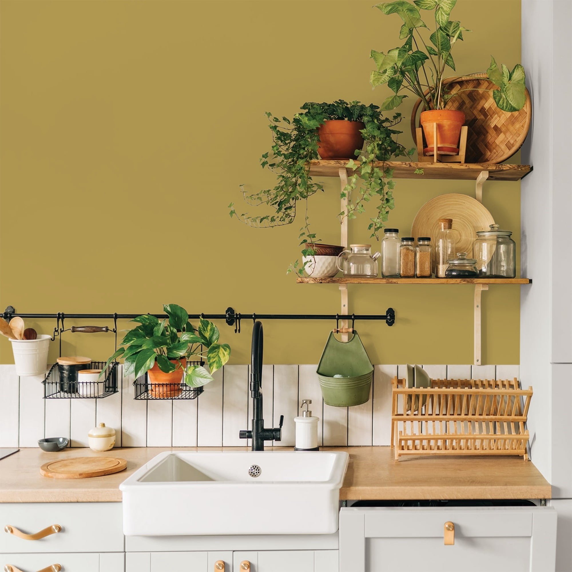 Glidden One Coat Obsession / Yellow Eggshell Interior Paint with Primer, 1 Gallon