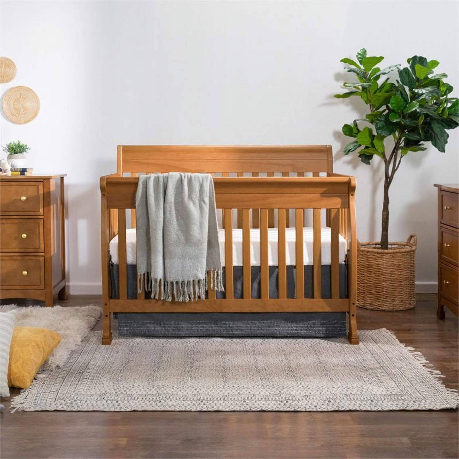 DaVinci 4 in 1 Convertible Crib Chestnut Finish in Kosovo at 341 Rating 5