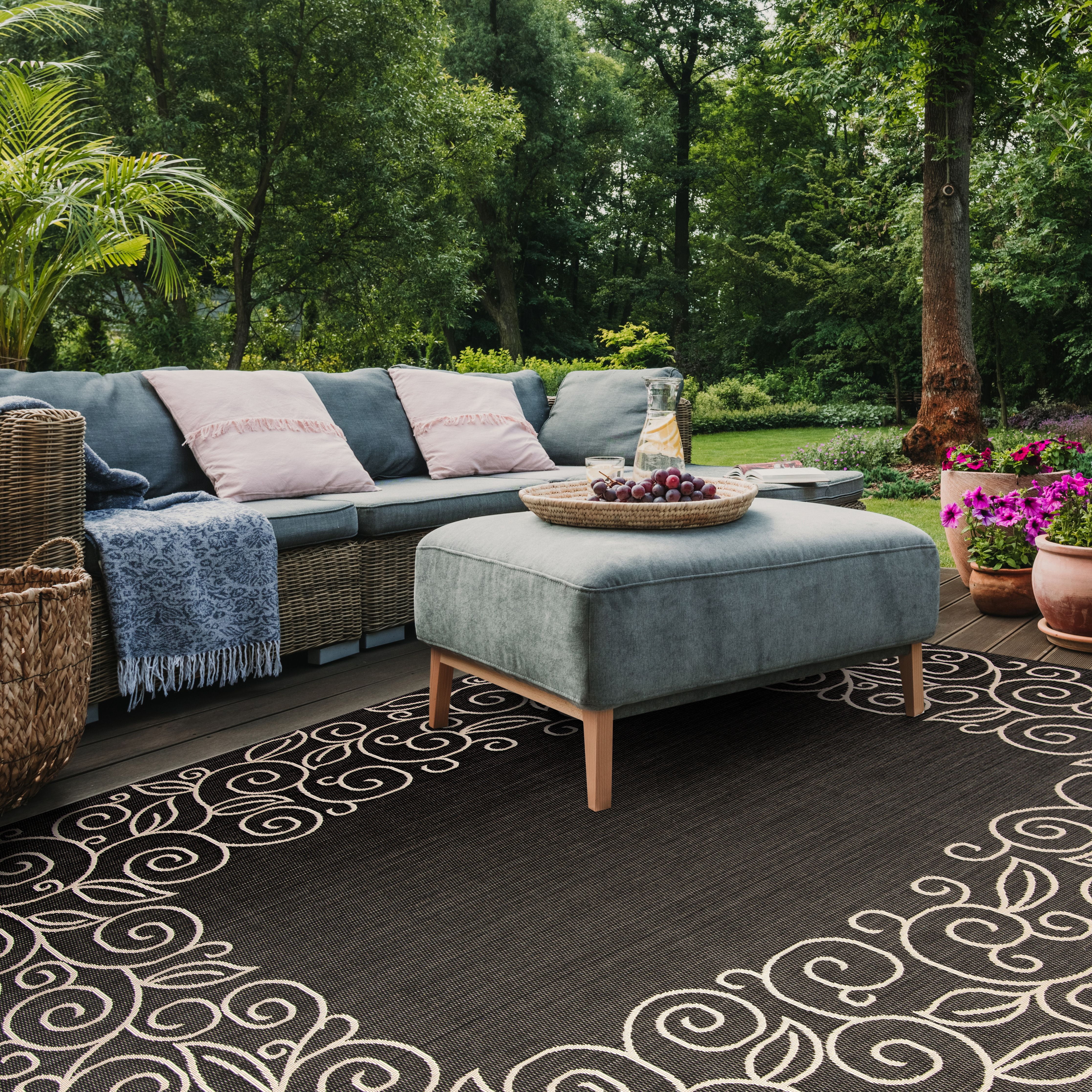 SAFAVIEH Courtyard Chole Bordered Indoor/Outdoor Area Rug, Black/Beige, 6'7" x 6'7" Square