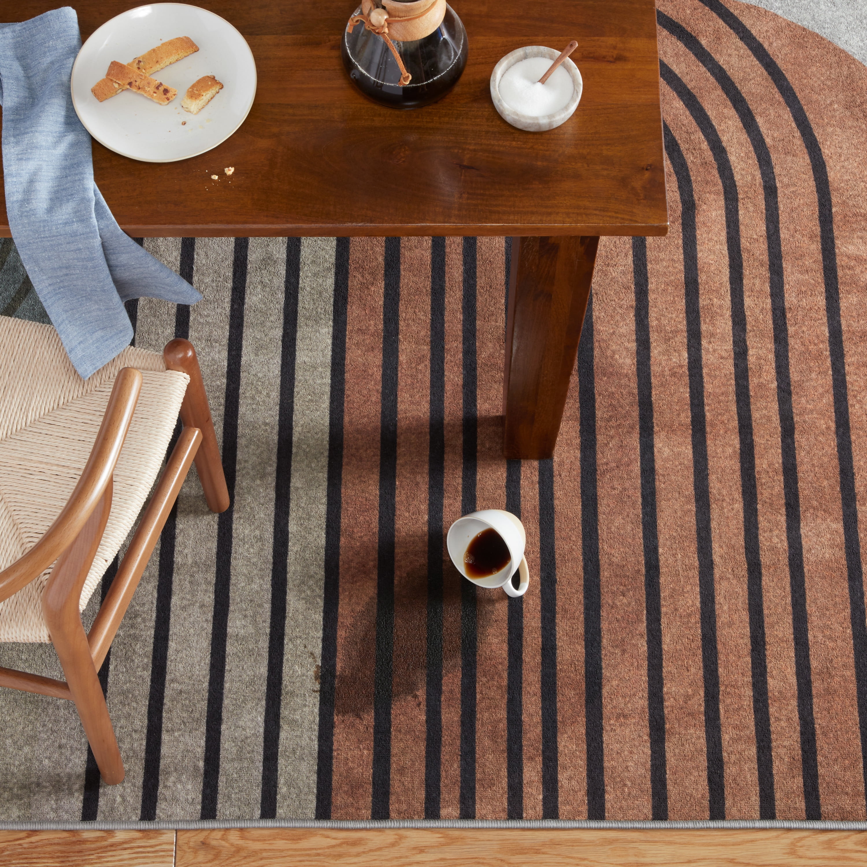 TOWN & COUNTRY EVERYDAY Avani Retro Arch Everwash® Washable Area Rug with Non-Slip Backing, Pet Friendly Rug, Beige/Rust, 20"x35"