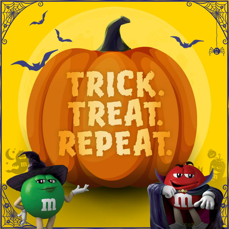 M&M’s Halloween Trick-or-Treat Candy, Unique Halloween Candy for Party Favors or Treat Bags (Set of 30 Packs)