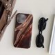 thumbnail image 3 of Funda satinada degradada para teléfono, elegante y protectora para smartphones. Diseño con agarre definitivo, ligera, absorbente y con un acabado elegante., 3 of 7