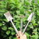 thumbnail image 3 of Juego de 3 paletas de jardín de acero inoxidable en miniatura, tenedor para malezas y paleta para trasplante, juego de herramientas manuales para jardinero, 3 of 11