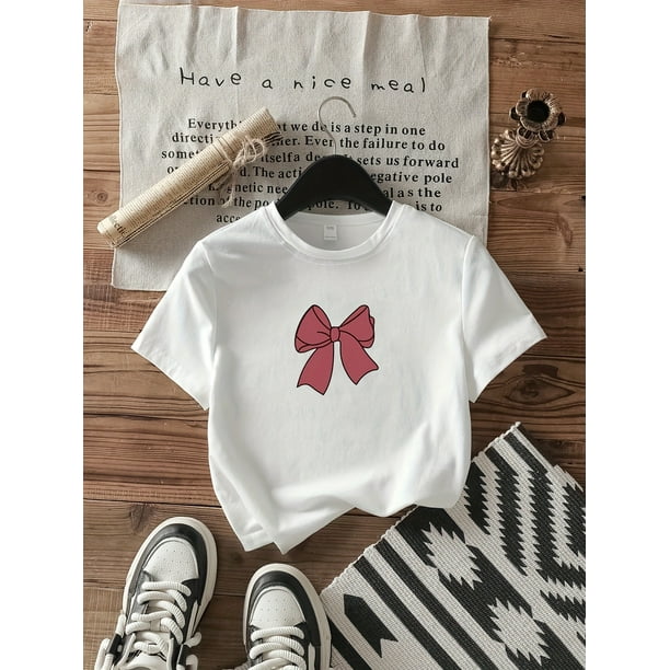 A Casual And Simple Short-Sleeved Top for Teenage Girls Featuring a Bow Print Design, This Is a Cropped T-Shirt.