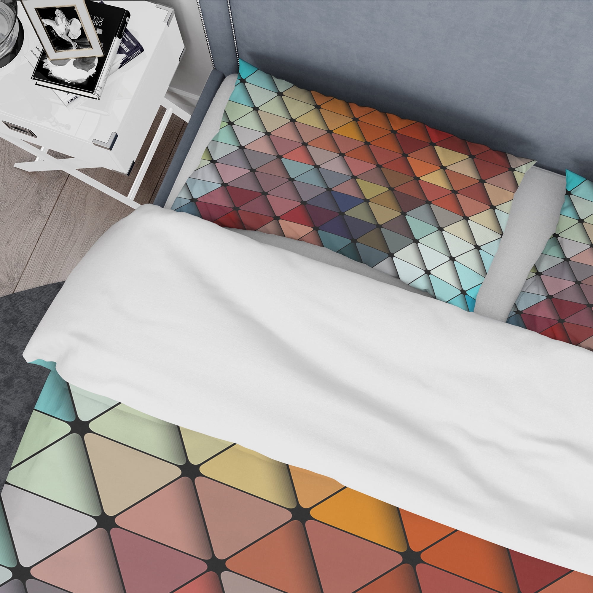 Designart '3D Diamond Shaped Geometry in Shades of Blue and Red' Modern & Contemporary Duvet Cover Set
