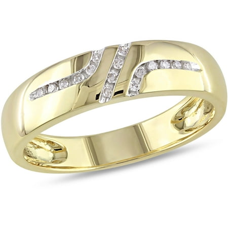 Men's Diamond-Accent Wedding Band in 10kt Yellow Gold