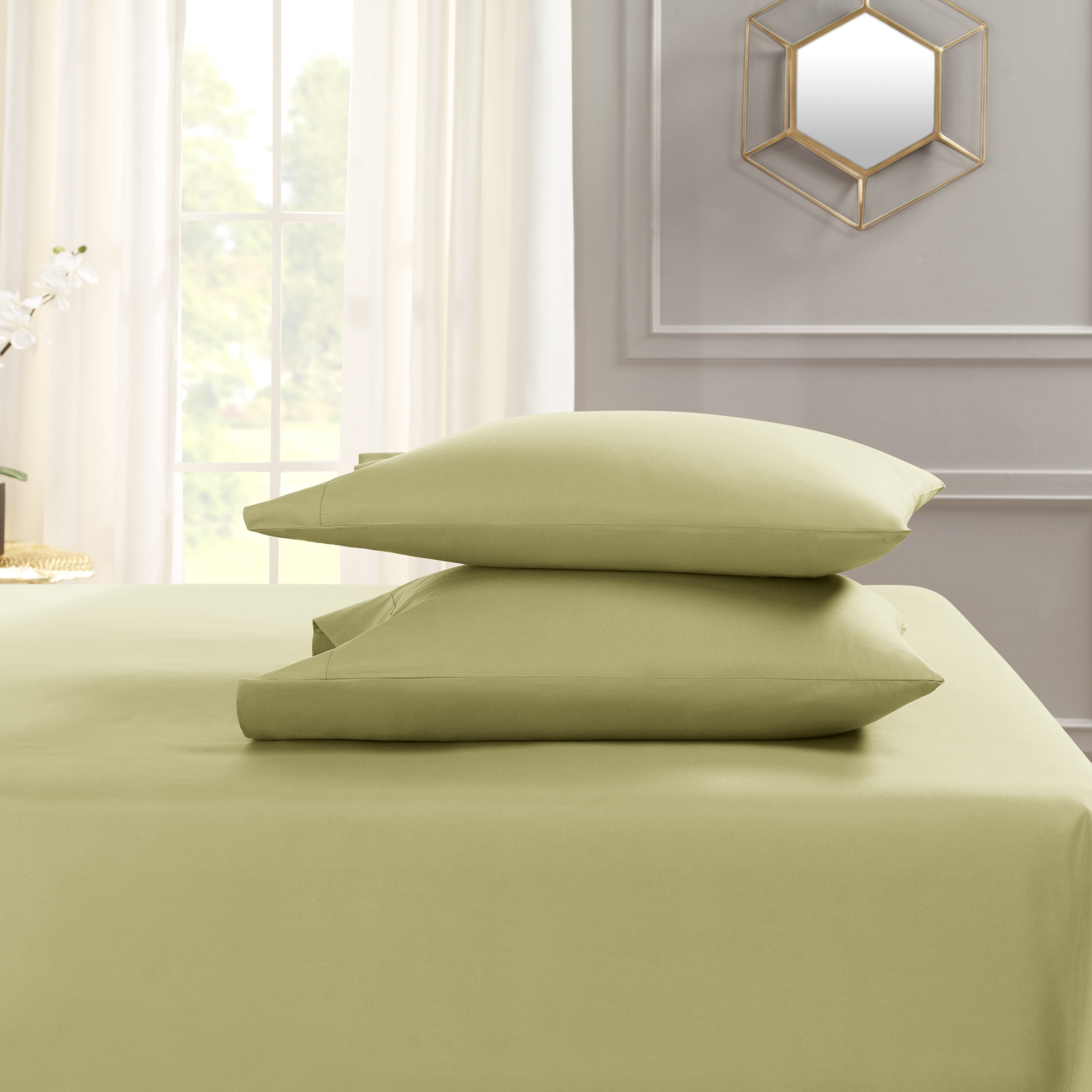 Hearth & Harbor Deep Pocket 3 Piece Solid Bed Sheet Set, 1800 Thread Count Microfiber Sheets, Twin, Sage