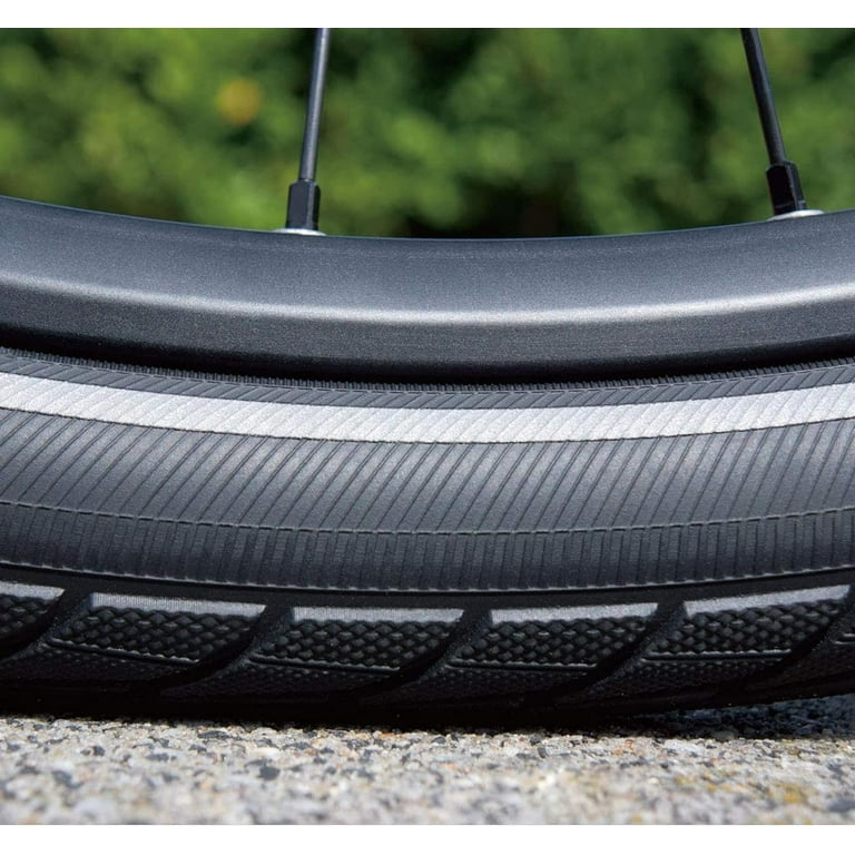 Schwalbe Marathon Plus Smartguard 700x45c Tyre in Black