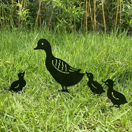 Set of 4 Metal Garden Duck Decoration,Ducks Family Garden Stakes,Iron