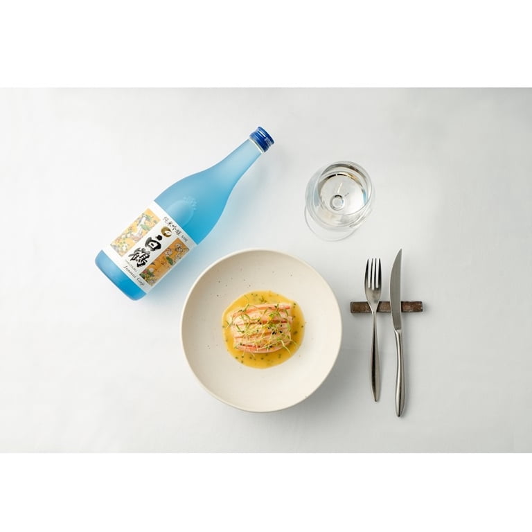 Hakutsuru Superior Junmai Ginjo Sake, 300 ml Bottle, 15% ABV