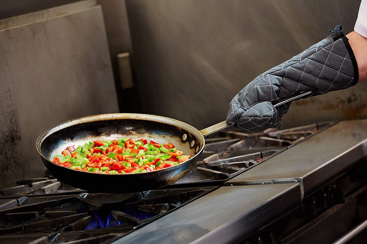 San Jamar 800FG17-BK BestGuard Commercial Heat Protection Up to 450 F Oven Mitts Pair, 17" Length, Black