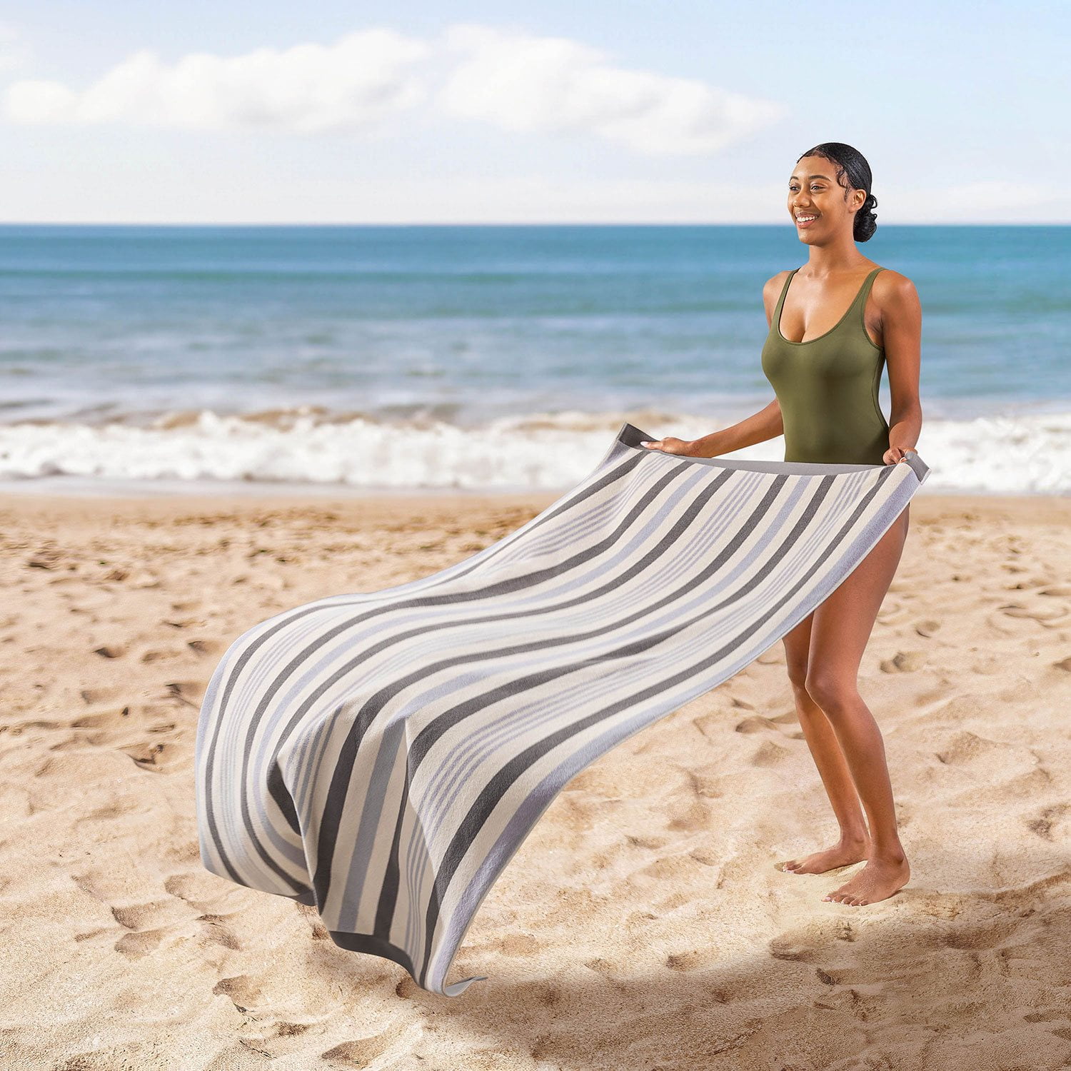 Member's Mark 2-Pack Adult Sand-Friendly Beach Towels, 40