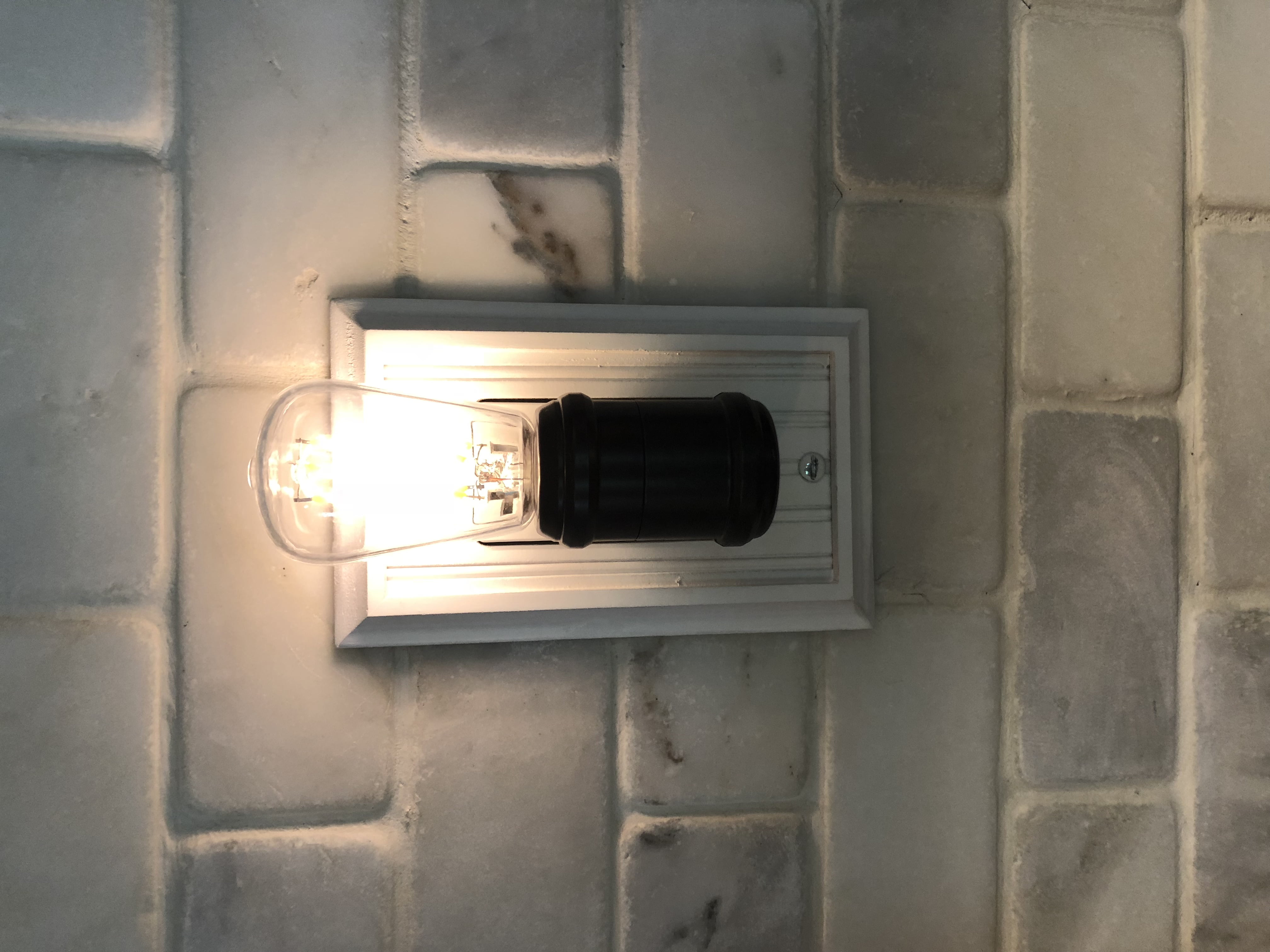 Westek Vintage Night Light by Amertac- Bronze LED Edison Night Light - Plug-in with Old-Fashioned Design - 8 Lumens