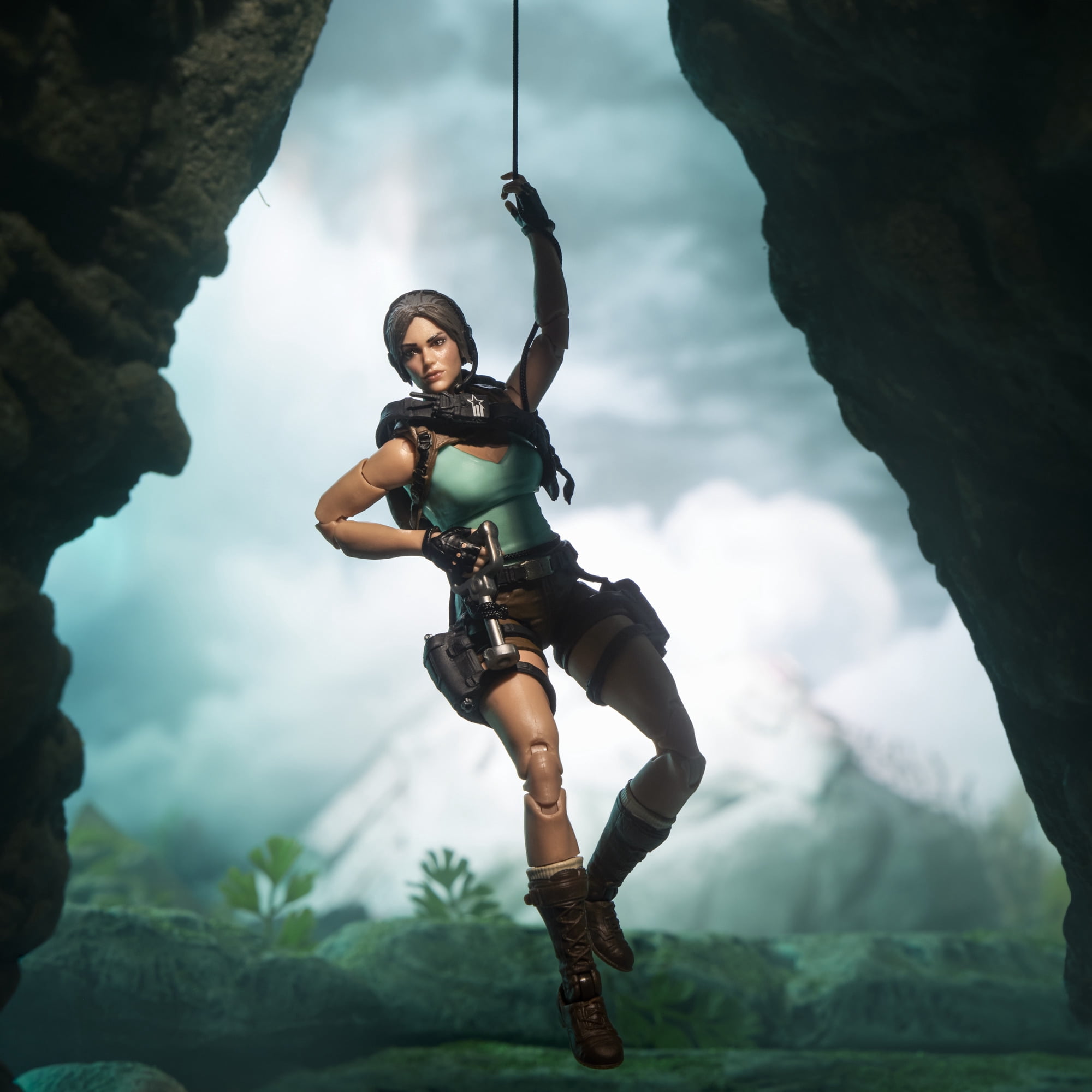 G.I. Joe Classified Series Retro Cardback Collaborative Lara Croft TOMB RAIDER, 6 inch Action Figure