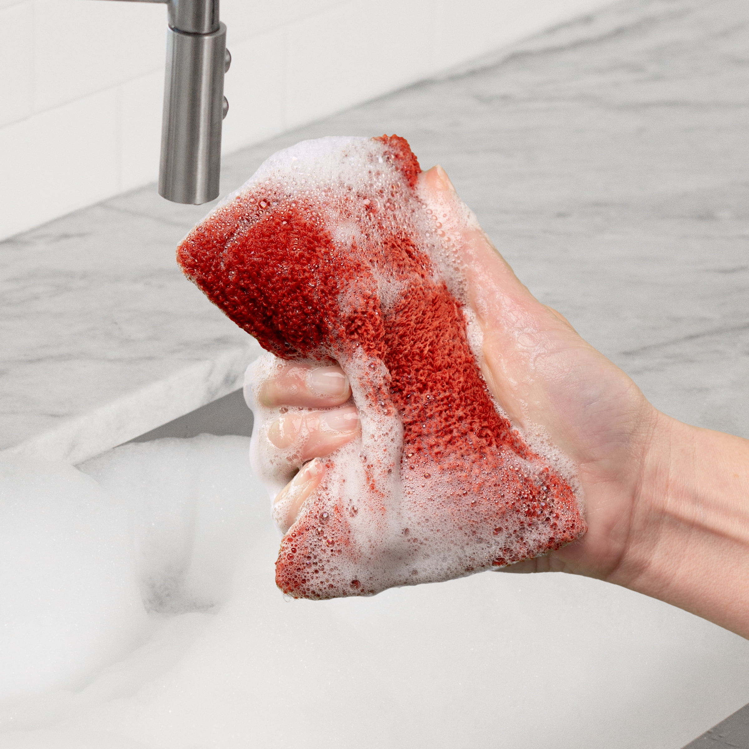Mainstays Sponge Scrubbers, 4.5 x 5 inches, 100% Cotton Shell, 2 Count per Pack, Red