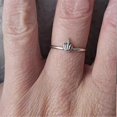 thumbnail image 5 of CHAO Lindo anillo creativo divertido, anillo de dedo medio de forma única, joyería para mujeres y niñas, anillos de moda delicados, regalo de cumpleaños 7, 5 of 5